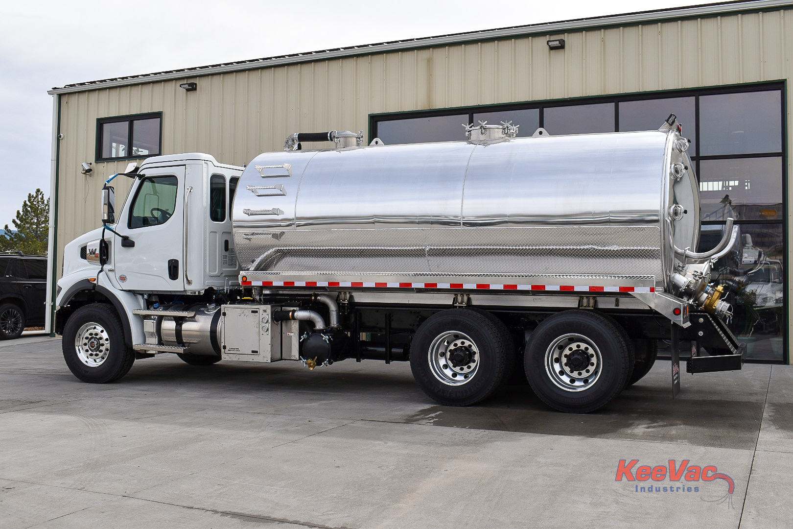 What Services Do Septic Tank Trucks Provide?